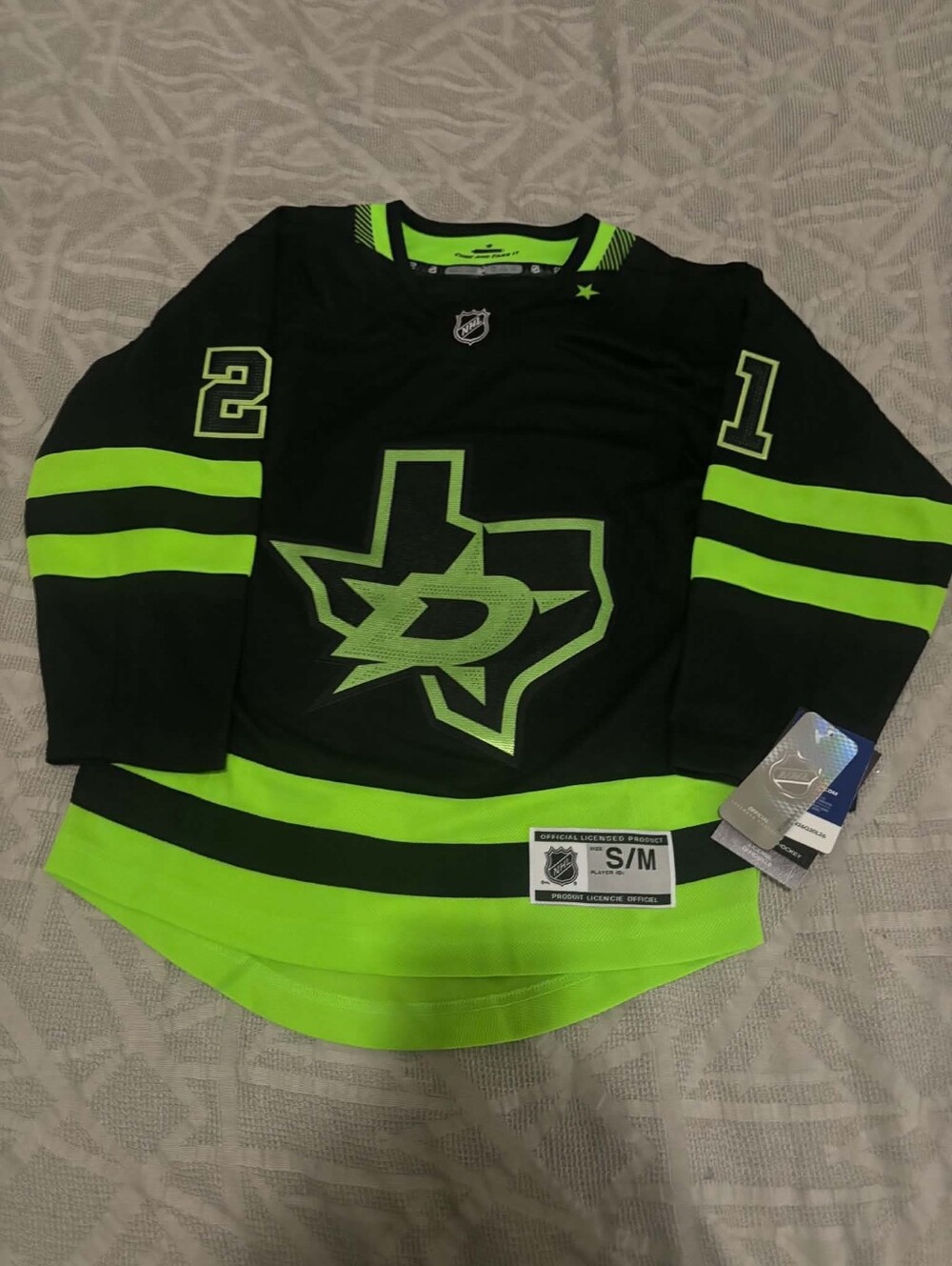 Dallas Stars NHL Jason Robertson Authentic Replica Hockey Jersey, Youth S/M